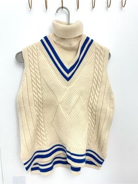 ADER ERROR
Off-White Oversized Knit Sleeveless Turtleneck